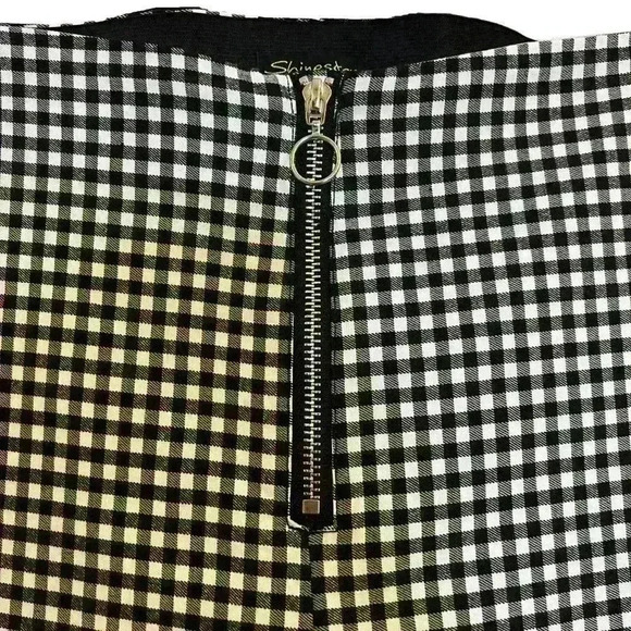 Like New Black/White Gingham Mid-Rise Tapered Pants with Elastic Waist and Front - Picture 4 of 6